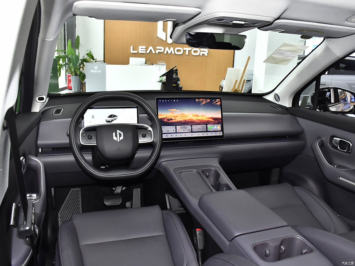 Leapmotor C16
